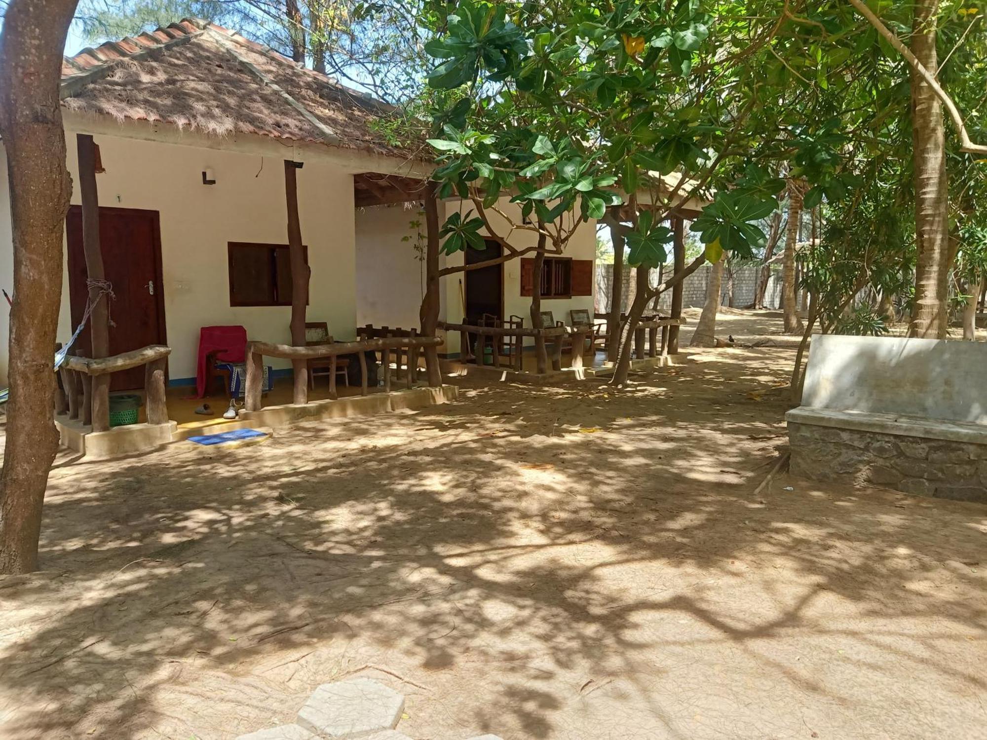 Sand Dune Beach Resort & Surf Camp Arugam Bay Exterior photo