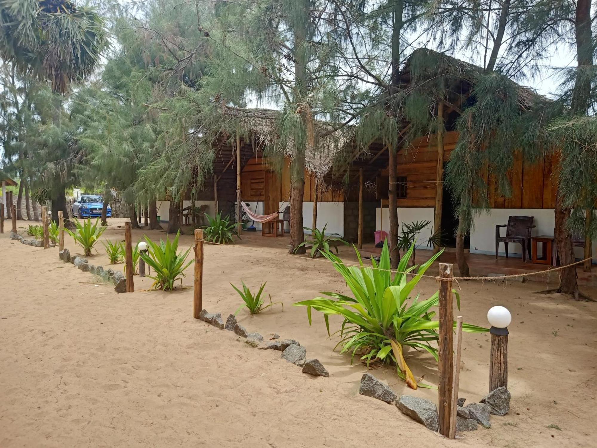 Sand Dune Beach Resort & Surf Camp Arugam Bay Exterior photo